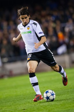 Mehmet Topal bir top ile