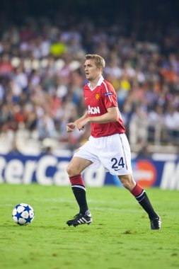 Bir top ile Darren Fletcher