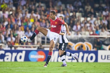 Rio Ferdinand ile bir top