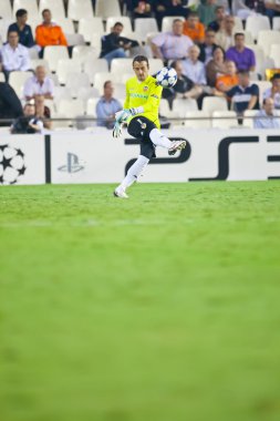 Kaleci Cesar Sanchez oyun sırasında