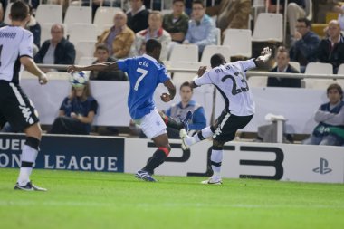 Maurice Edu (l) ve Miguel (R) oyun sırasında