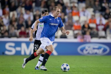 Steven Whittaker bir top ve oyun sırasında hiç Maximiliano Banega