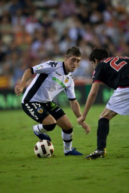 Javier Martinez (R) ve Pablo Hernandez (L) eylem