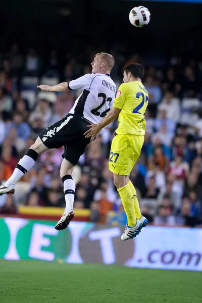 Jeremy Mathieu (L) et Mario (R) en action — Photo