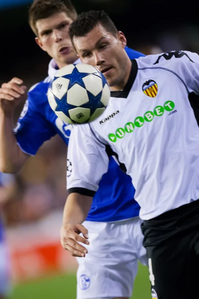 David Navarro with a ball and  Klaas-Jan Huntelaar (B) — Stock Photo, Image