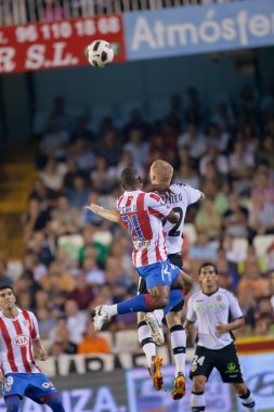 Luis Perea ve Jeremy Mathieu eylem