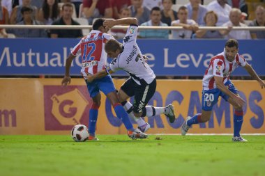 Paulo Assunçao (L), Joaquin (C) ve Simao (R) eylem