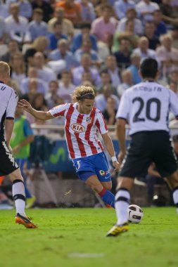 Diego Martin Forlan (C) eylem