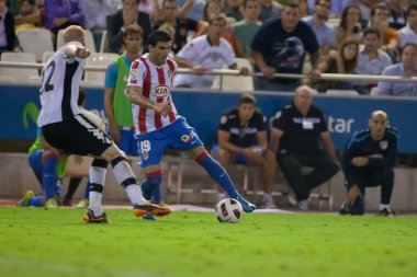 Jose Antonio Reyes (R) ve Jeremy Mathieu (L) eylem