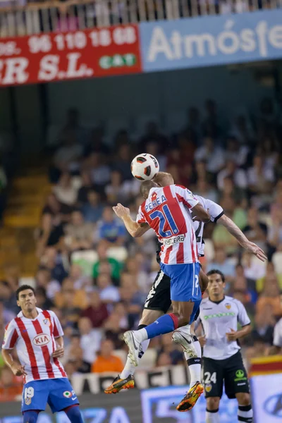 Luis Perea en Jeremy Mathieu in actie — Stockfoto