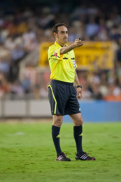 Árbitro Iturralde durante o jogo — Fotografia de Stock