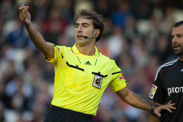 Referee Carlos Delgado  during the game — Stock Photo, Image