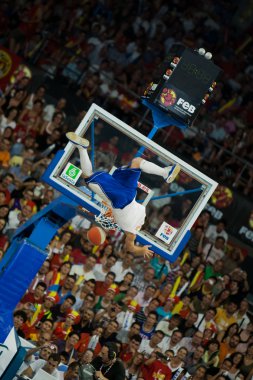 Deli Kazaklar göster