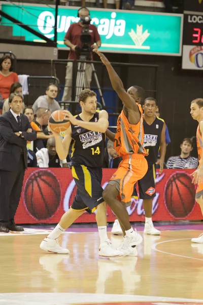 Pertandingan Liga Basket Spanyol Valencia Basket melawan Estudiantes — Stok Foto