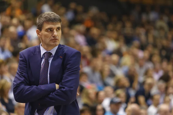 Προπονητής της Valencia Βέλιμιρ Perasovic στη διάρκεια του παιχνιδιού — Φωτογραφία Αρχείου