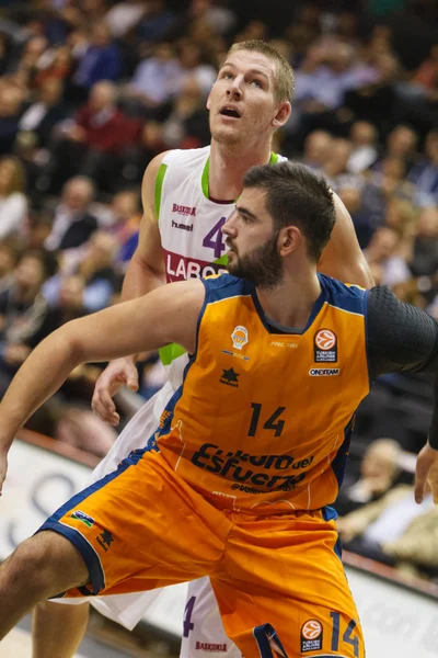 Bojan Dubljevic (F) e Colton Iverson (B) durante o jogo — Fotografia de Stock