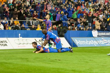 Levante oyuncular amaç kutluyor