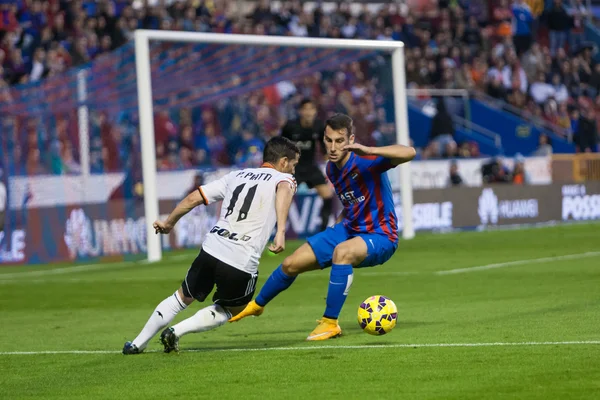 Ivan Lopez Mendoza (R) och Pablo Piatti (L) i aktion — Stockfoto