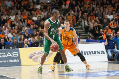 Jason Granger (L) ve eylem Nemanja Nedovic (R)