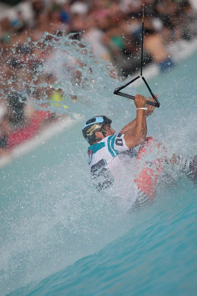 Atleta durante su actuación en Red Bull Art of Wake —  Fotos de Stock