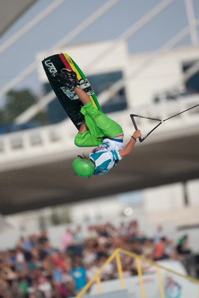 Atleet tijdens de uitvoering op Red Bull kunst van wakker — Stockfoto