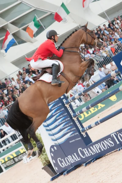 Cavalier à cheval lors du Tour d'Espagne des Champions du Monde — Photo