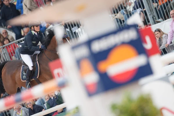 Rider op het paard tijdens Global Champions Tour van Spanje — Stockfoto