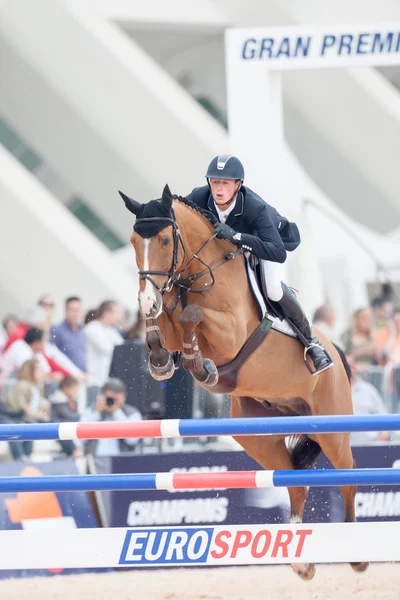 Cavaleiro no cavalo durante o Global Champions Tour da Espanha — Fotografia de Stock