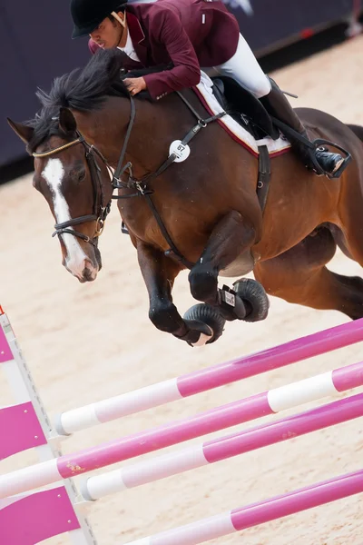 Rider op het paard tijdens Global Champions Tour van Spanje — Stockfoto