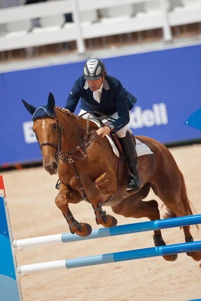 Cavaliere a cavallo durante il Global Champions Tour of Spain — Foto Stock