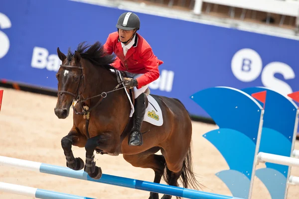 स्पेनच्या ग्लोबल चॅम्पियन्स टूर दरम्यान घोडावर रायडर — स्टॉक फोटो, इमेज