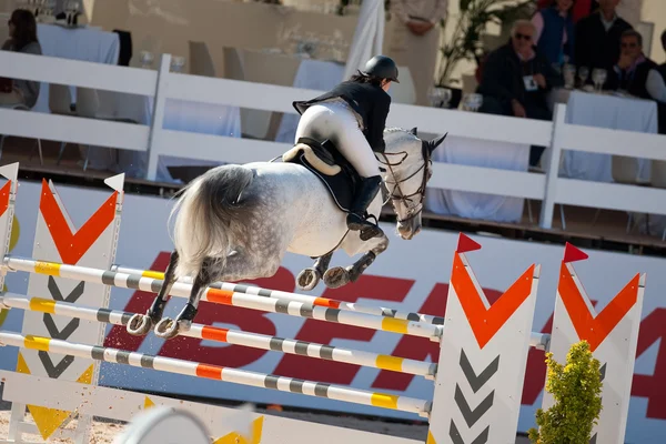 Rider på hästen under Global Champions Tour of Spain — Stockfoto