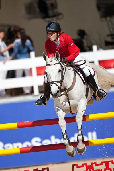 Cavaleiro no cavalo durante o Global Champions Tour da Espanha — Fotografia de Stock