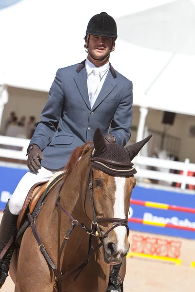 Cavaleiro no cavalo durante o Global Champions Tour da Espanha — Fotografia de Stock