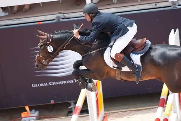 Cavalier à cheval lors du Tour d'Espagne des Champions du Monde — Photo