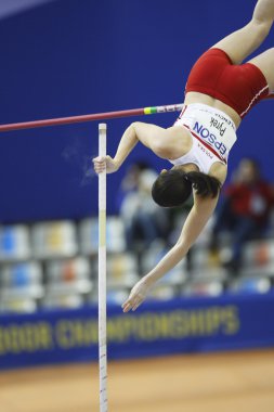 Monika Pyrek Bayan sırıkla yarışıyor