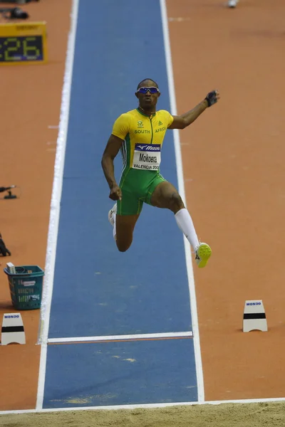 Godfrey Khotso Mokoena tävlar i Mens längdhopp Final — Stockfoto
