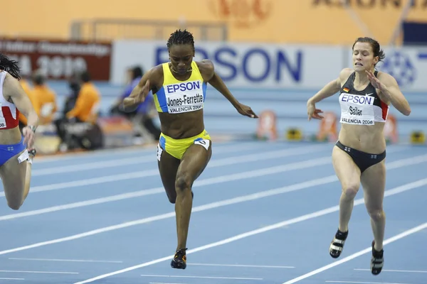 Laverne Janet Jones-Ferrette tävlar på kvinnor 60 meter — Stockfoto