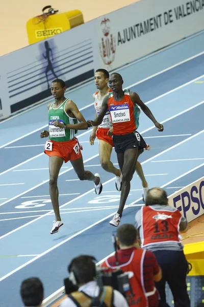 Sportivi în timpul bărbaților 1500 de metri — Fotografie, imagine de stoc