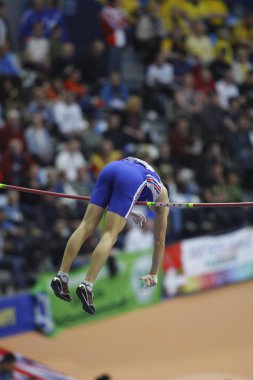 Renaud Lavillenie Erkekler sırıkla yarışıyor