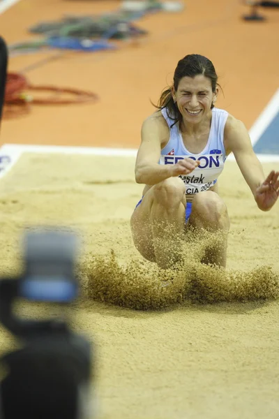 Marija Sestak konkuruje w finale trójskok kobiet — Zdjęcie stockowe