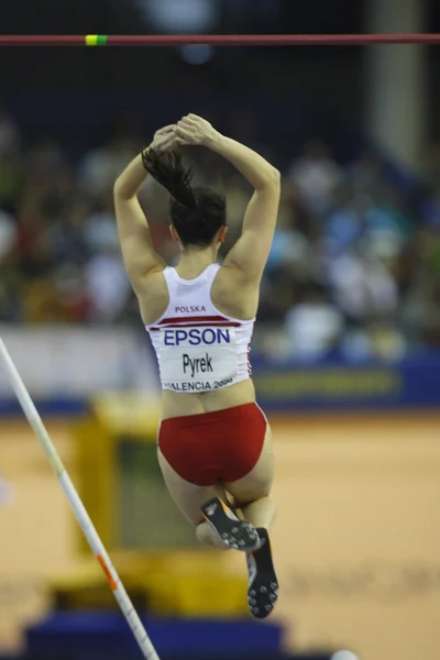 Monika Pyrek gareggia nella finale del Womens Pole Vault — Foto Stock