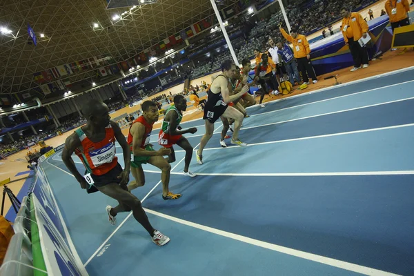 Athleten treten im 1500m-Finale der Männer an — Stockfoto