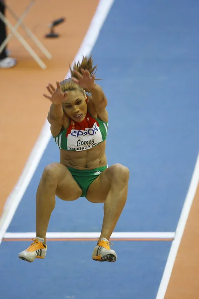 Naide Gomes compite en el salto de longitud femenino — Foto de Stock