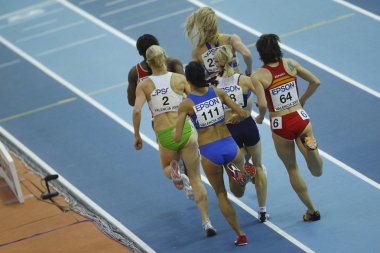 Mutola, Lewis ve Petlyuk rekabet içinde kadınlar 800 metre final