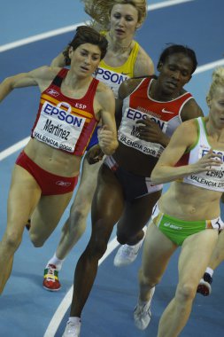 Mutola, Lewis ve Petlyuk rekabet içinde kadınlar 800 metre final