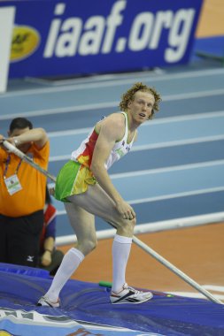 Steven Hooker Erkekler sırıkla yarışıyor