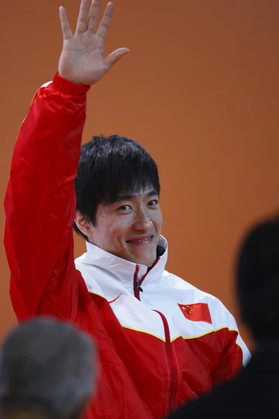 Xiang Liu com medalha de ouro em barreiras masculinas de 60 metros — Fotografia de Stock