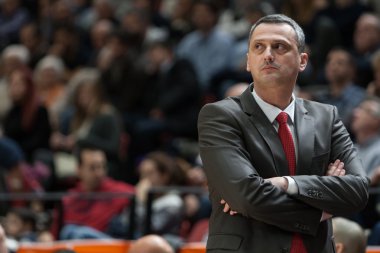 Dejan Radonjic, oyun sırasında Crvena Zvezda Telekom Belgrad'ın teknik direktör