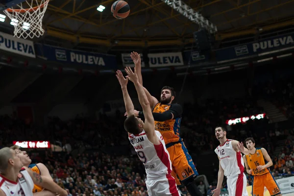 Bojan Dubljevic (B) and Luka Mitrovic (F) in action — Stock Photo, Image